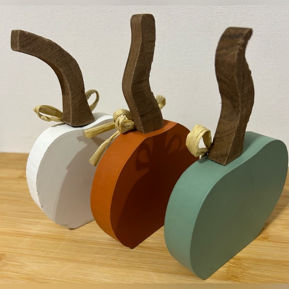 NEW Set of 3 Chunky Wood Pumpkins Fall Table Tray Decor 6” - Picture 3 of 4